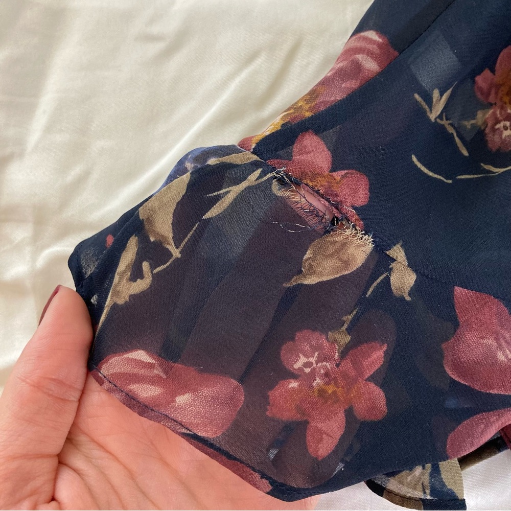 Floral sheer blouse - Picture 6 of 6